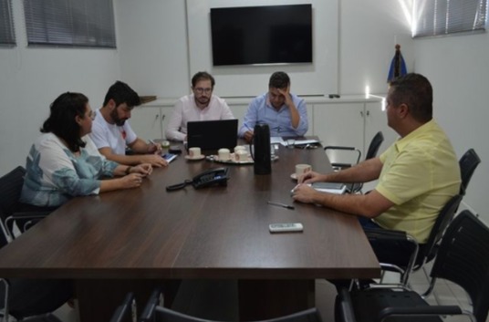 Comissão Especial reúne para seguir com a atualização do Regimento Interno